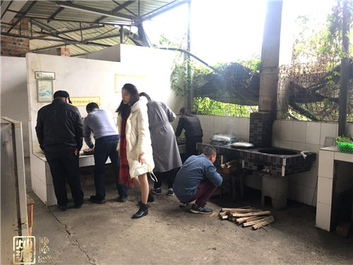 南寧裝修公司-動(dòng)手做飯 南寧裝修公司-動(dòng)手做飯